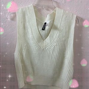 name: Cream Knitted Vest
size: M
꒰ა ♡ ໒꒱